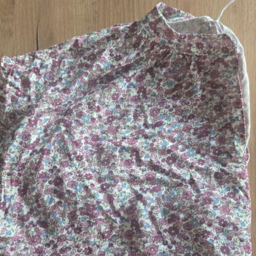 Floral blouse like new, one size, colorful