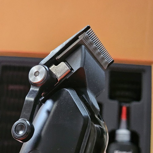 Kemei km-1858 hair clipper like new