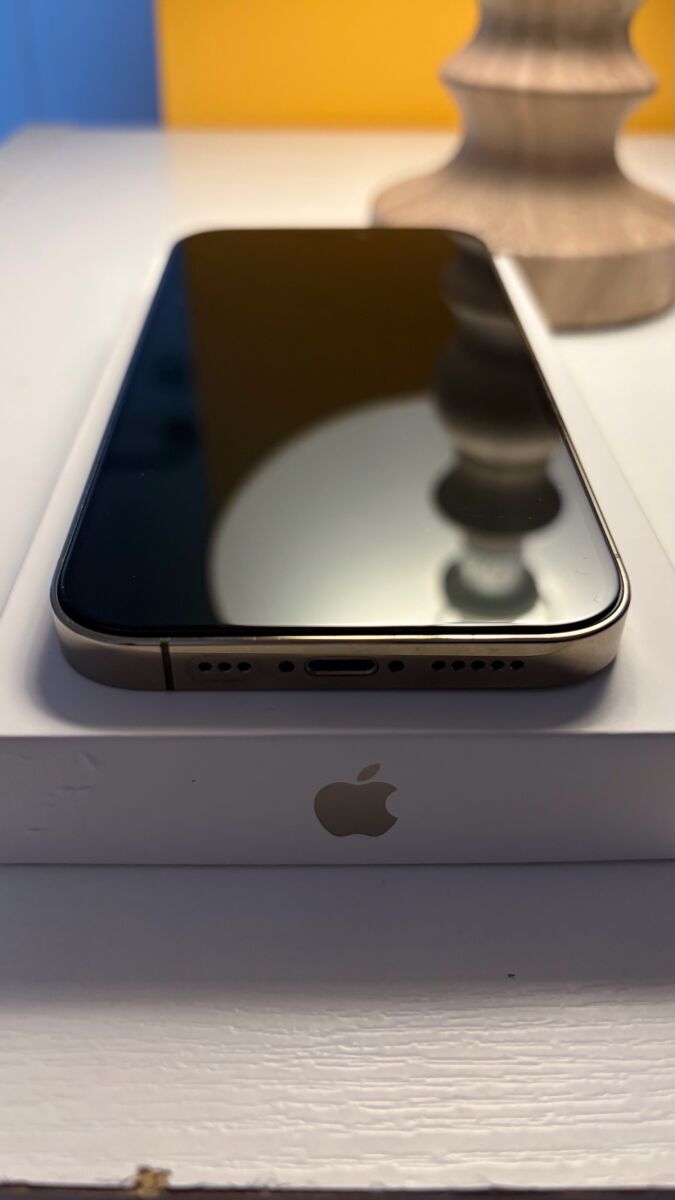 iPhone 14 Pro 256GB gold like new - € 500,00 - Vendora.cy