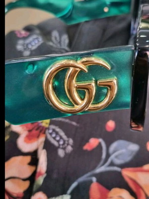 Gucci sunglasses authentic like new