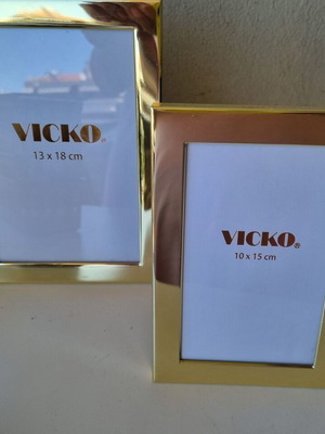 Σετ κορνίζες Vicko 13x18 και 10x15 εκ. σαν καινούργιο, χρυσό μέταλλο