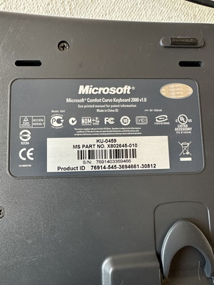 Microsoft Comfort Curve Keyboard 2000 wired