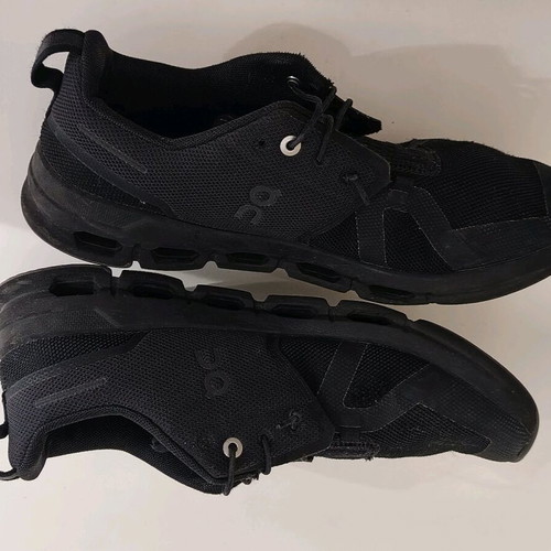 On Cloud Sky shoes size 38.5 used with shock-absorbing sole