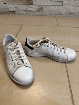 Adidas Stan Smith athletic shoes like new, size 38, white and blue
