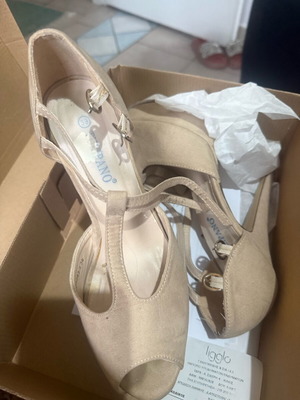 Beige sandals used, size 39