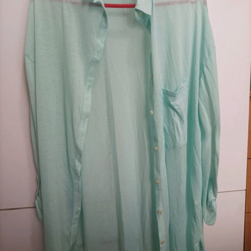 Shirt with 3/4 sleeve used, mint color, size XS/S