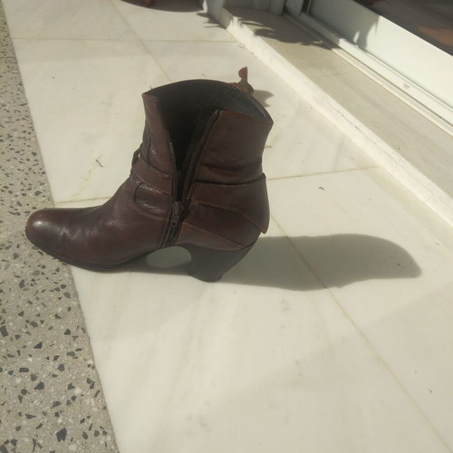 Women's brown ankle boots size 38 like new, leather