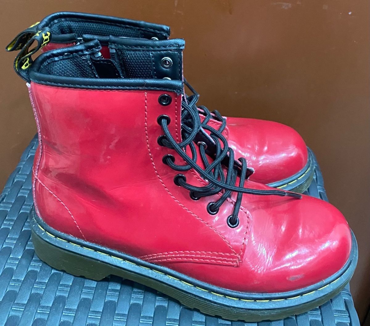 Dr martens size outlet 33