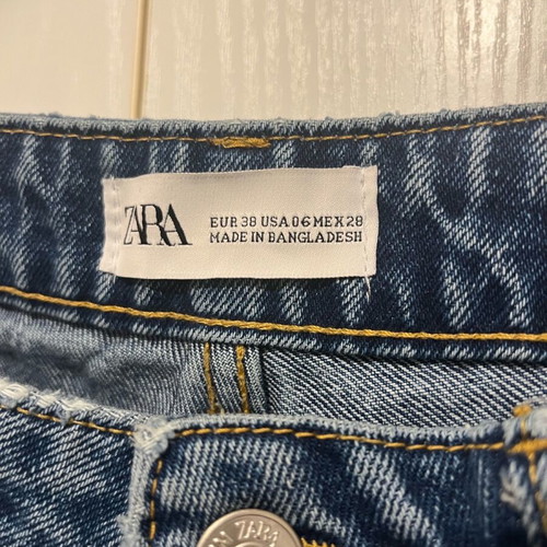 Zara Mom Jeans blue size Medium 38 like new