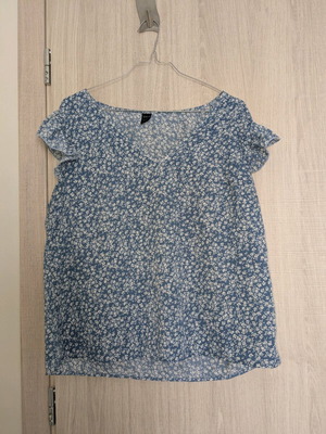 Shein sleeveless blouse new, white and blue, size XL