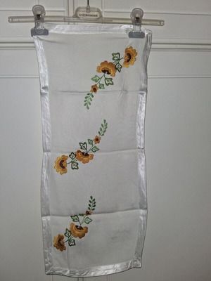 Embroidery set like new, 3 pieces with satin finish