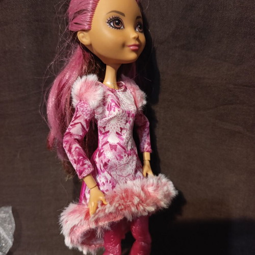 Κούκλα Mattel Ever After High Briar Beauty Epic Winter σαν καινούργιο με πολλά δώρα