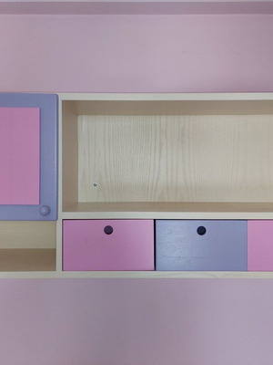 Wall-mounted étagère made of solid pine wood, like new, ecru color