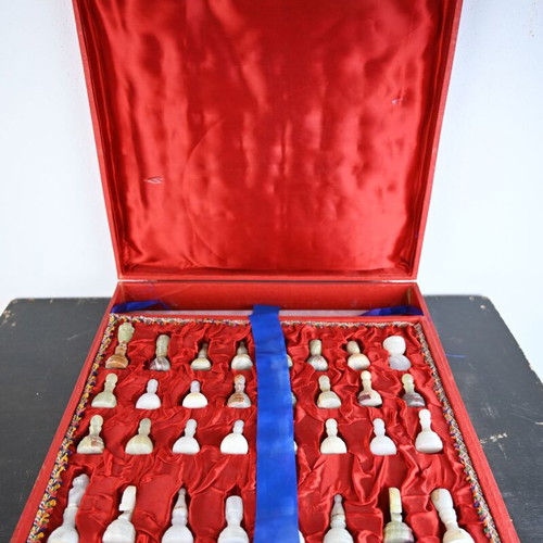 Marble chess with case, unused