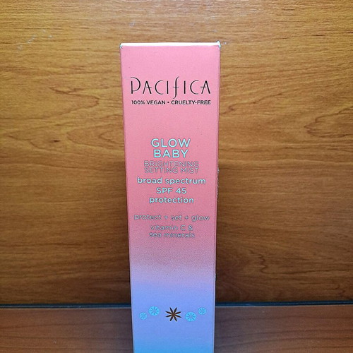 Glow Baby Brightening Setting Mist Pacifica new with SPF 45
