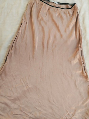 Oysho midi satin skirt beige like new, size M