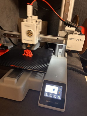 Bambu Lab A1 Mini 3D εκτυπωτής σαν καινούργιος με πολλά αξεσουάρ