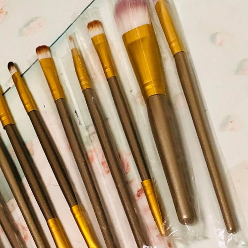 Makeup brush set of 13 pieces like new