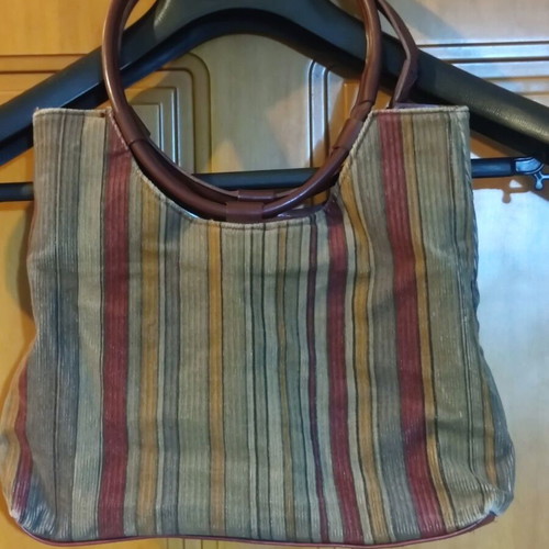 Medium striped corduroy handbag like new, multicolor