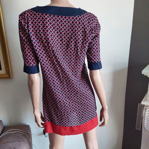 Tommy Hilfiger tunic XS used, blue red white geometric design