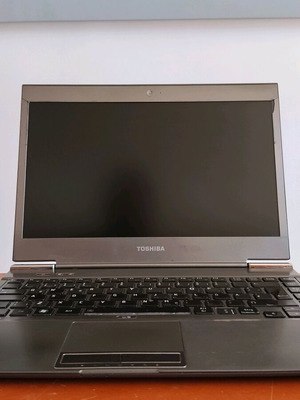 Toshiba Portege Z930 used laptop with Intel i5, 4GB RAM, 128GB SSD