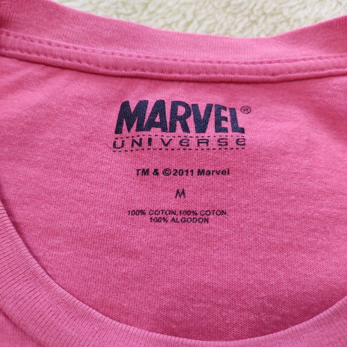 T shirt Marvel Universe size medium like new, red