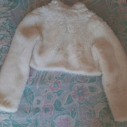 Faux fur crop with brooch like new, white, size S