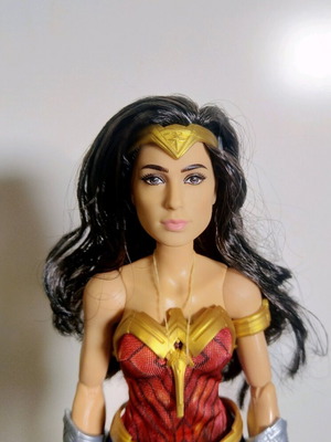 Wonder Woman doll like new