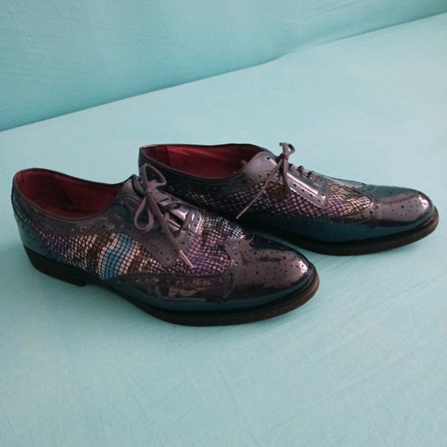 Patent Spanish shoes like new, size 41, blue