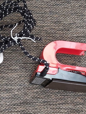 Συλλεκτικό ηλεκτρικό σίδερο ταξιδίων 1970/80s Excella JK-180 dual volt μεταχειρισμένο