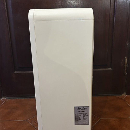 Juro Pro Oxygen 25L Dehumidifier like new with compressor and ionizer