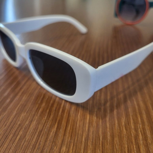 Pack of 3 sunglasses like new, green-orange, brown transparent and white