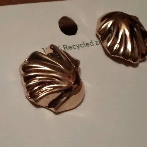 Gold earrings Apefthon unused in excellent condition