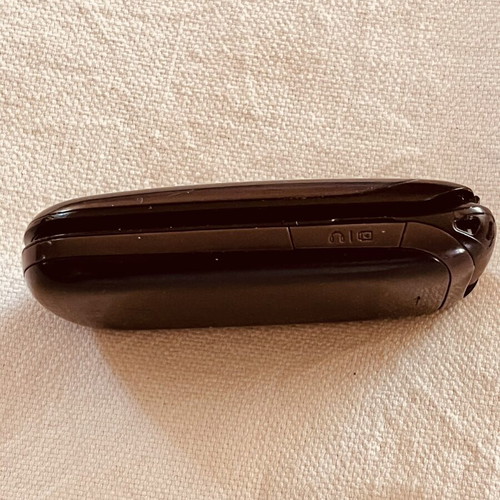 Samsung GT-E1150i vintage 2G phone used, brown