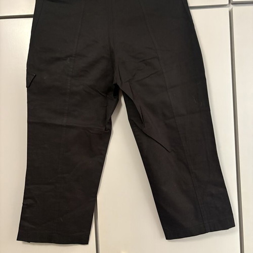 Black Capri Pants women's large with strass detail and decorative buttons like new
