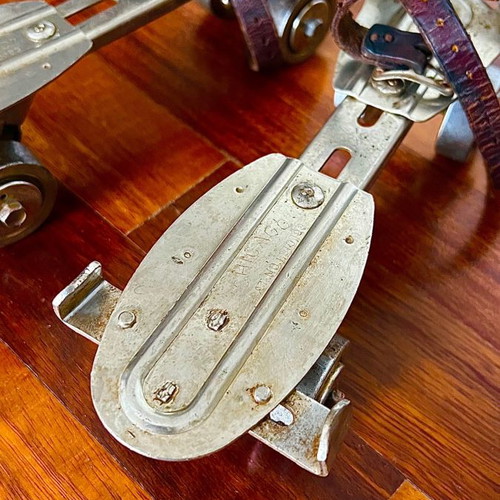 Chicago vintage skates used, metallic and adjustable from 1950