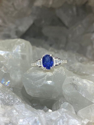 Handmade silver ring with natural blue sapphire and moissanites, size 17mm