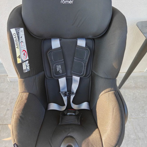 Britax Römer Dualfix i-Size car seat with Baby-Safe i-Size Base