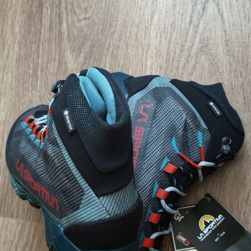 La Sportiva Aequilibrium Hike GTX women's hiking shoes size 40
