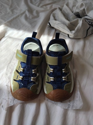 Boy sandals size 24CN, blue and green, wide bottom