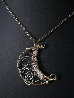 Moon pendant new with light gold and beads