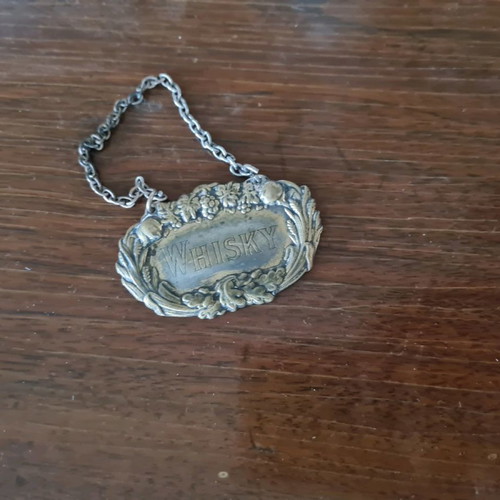 Crystal decanter used 1.8 kg with silver whisky label