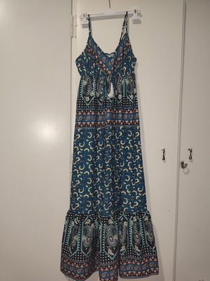 Shein Boho Maxi Dress with Thin Straps and Boho Print, XS