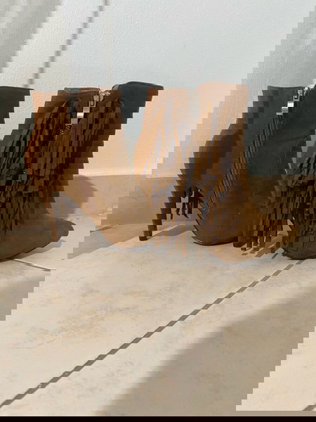 Καφέ τακούνια