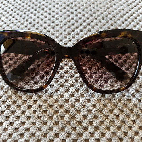 Dolce & Gabbana Cat Eye Sunglasses like new, brown acetate frame