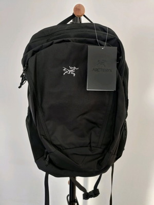 Arc'teryx Mantis 32 backpack new, black