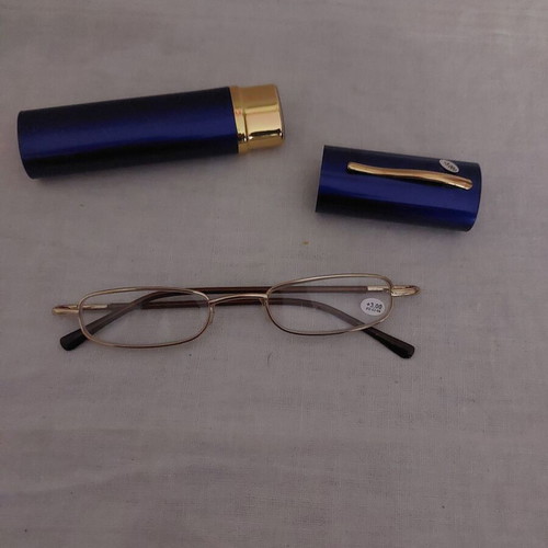 Presbyopia glasses new with case, +3.00 strength, gold frame