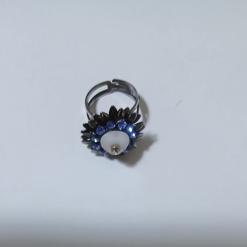 Vintage Fo Bijou Daisy Ring with Blue Crystals adjustable, like new