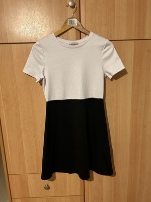 Zara dress size Medium like new, black and white