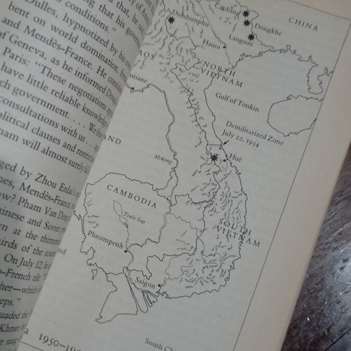 Vietnam A History by Stanley Karnow like new